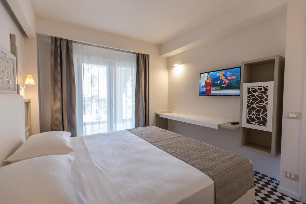 Suite Hotel L'Oasi Di Riaci (Adults Only) 산타도메니카 외부 사진